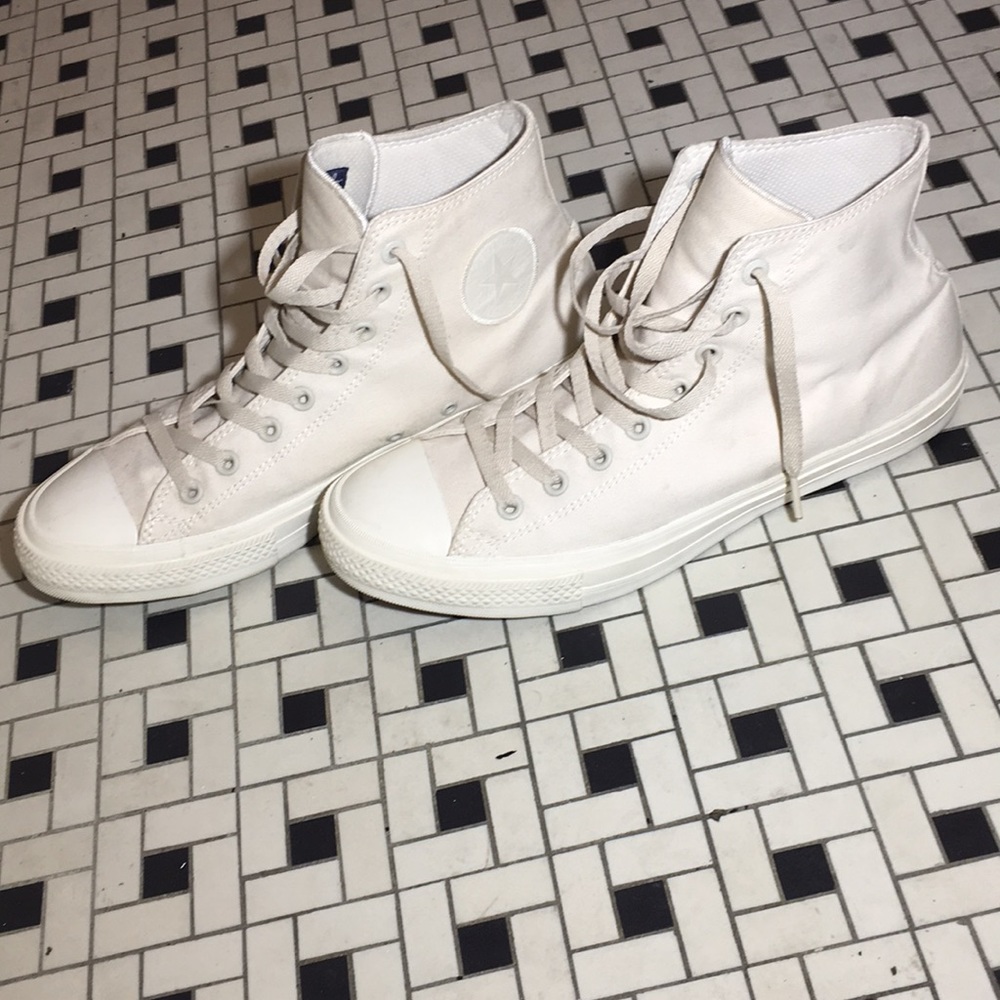 Converse Chuck Taylor II size 10.5